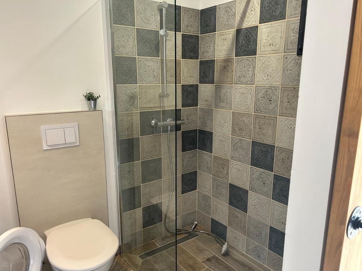 Charmant Studio Dans Villa - Jardin Privatif . 라센느쉬르메르 외부 사진